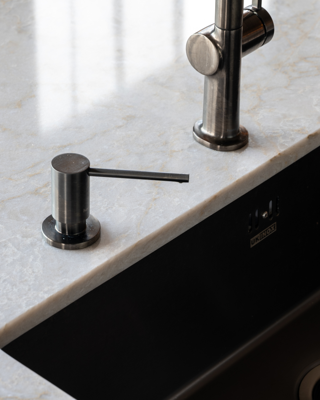 Technistone-Glencoe-Laminam-Nero-Assoluto-myndir-3